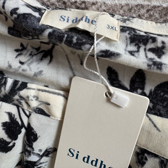 TWO Siddhe Plus Size Tops 3X - Picture 6 of 7